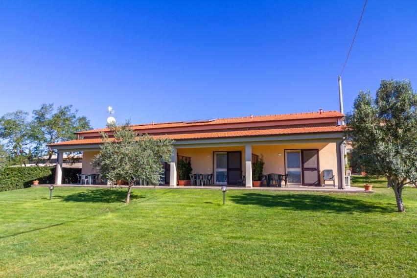 Agriturismo Severini Фонтебланда Экстерьер фото